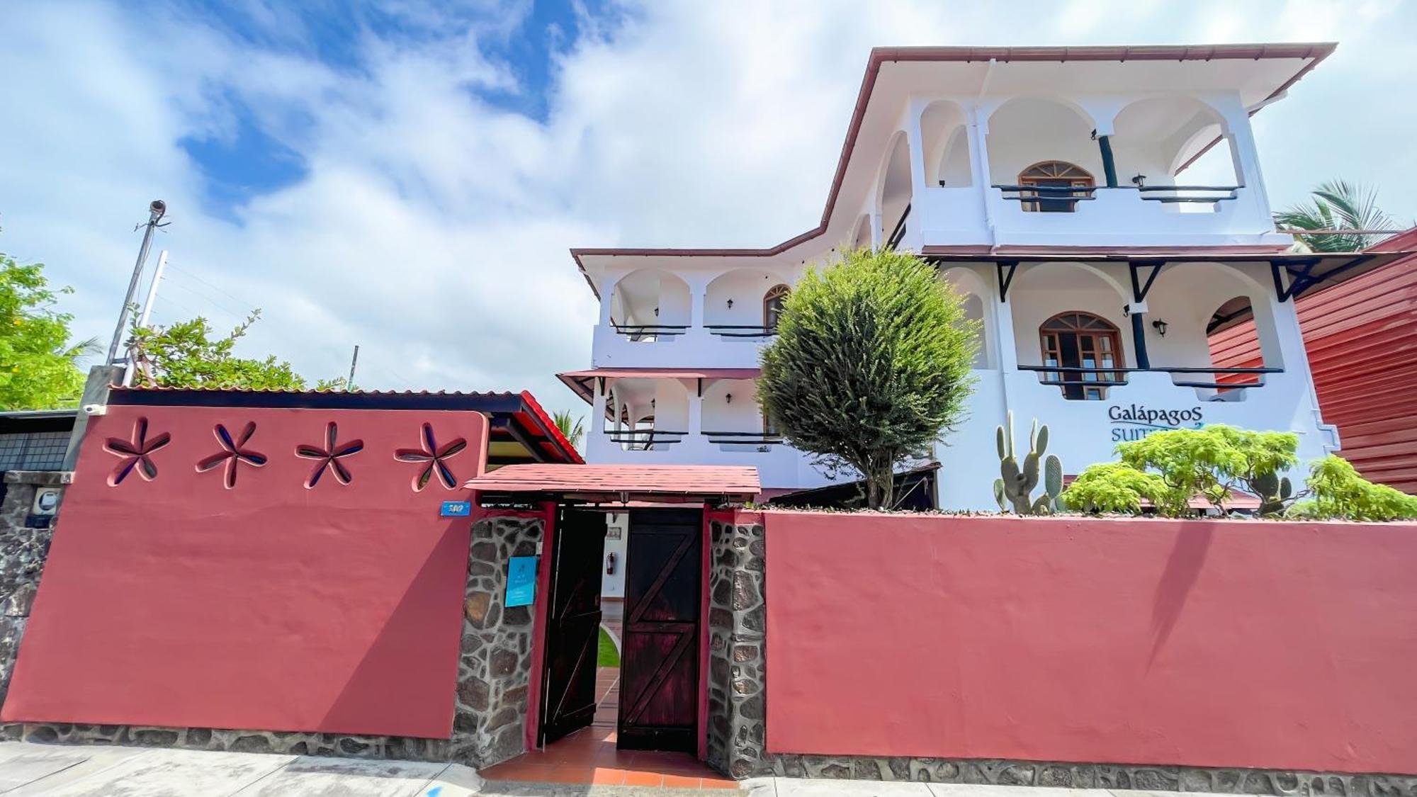 Hotel Galapagos Suites B&B Puerto Ayora  Εξωτερικό φωτογραφία