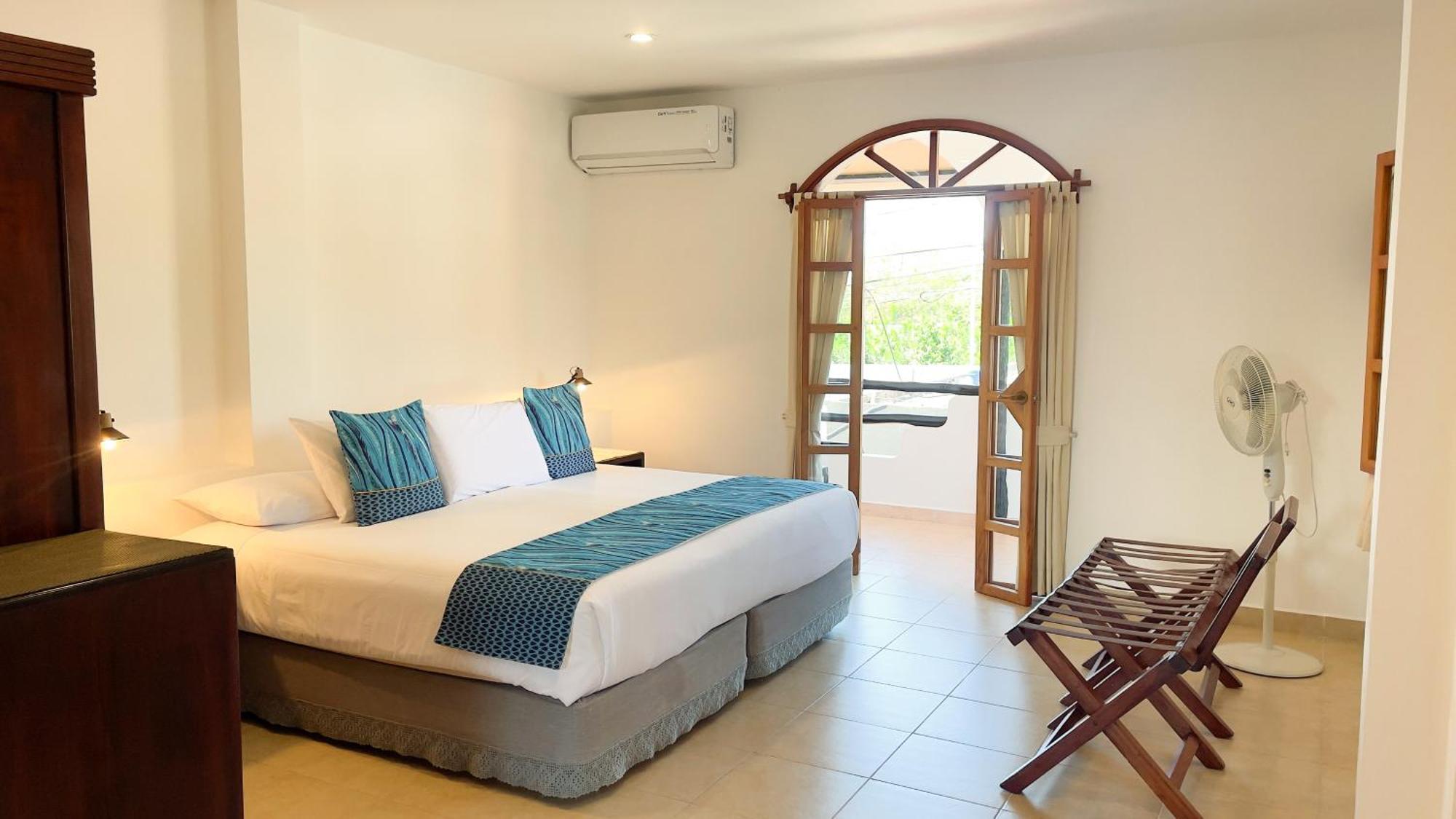 Hotel Galapagos Suites B&B Puerto Ayora  Εξωτερικό φωτογραφία