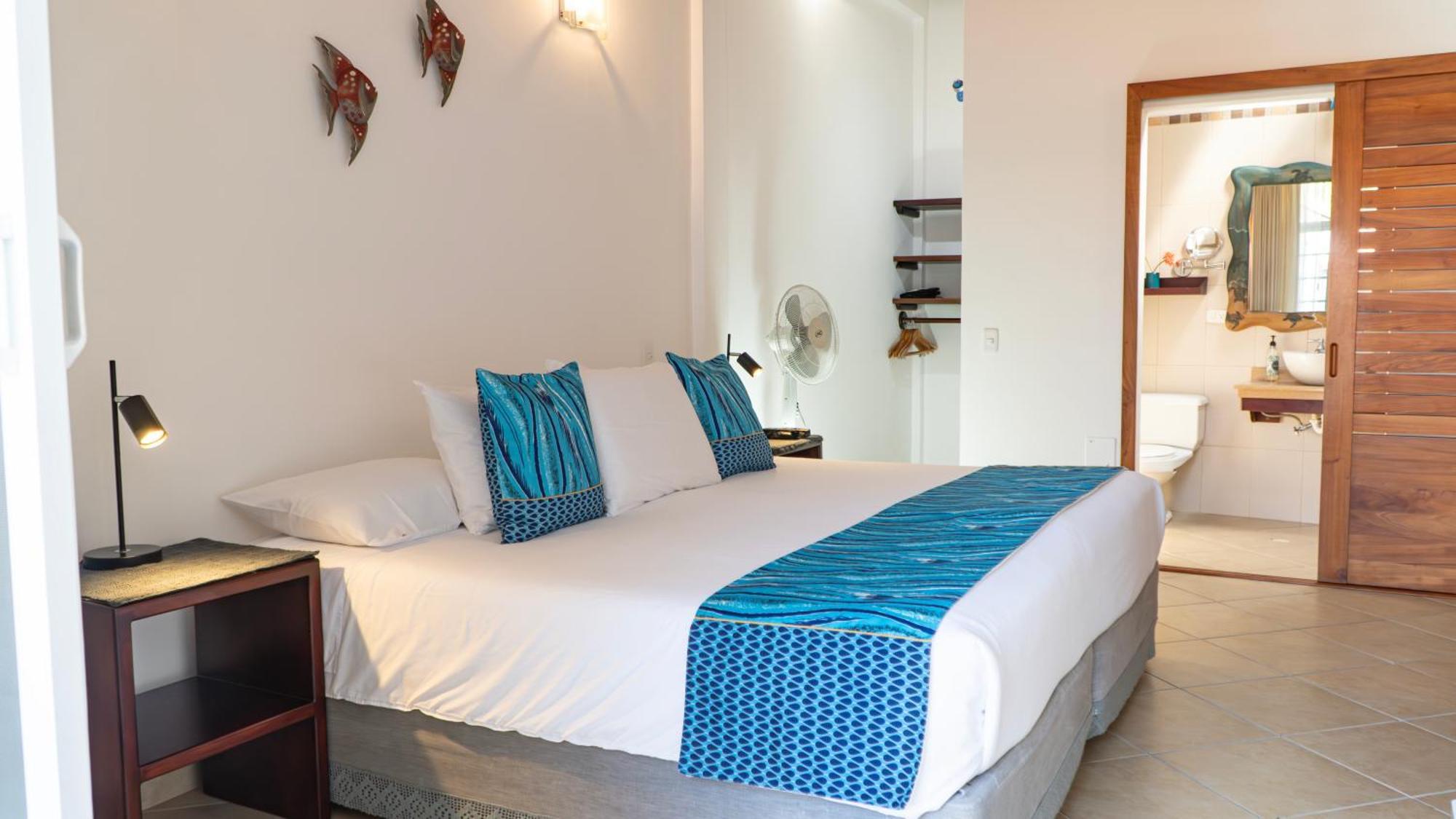 Hotel Galapagos Suites B&B Puerto Ayora  Εξωτερικό φωτογραφία